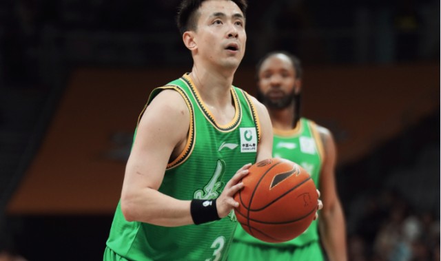 开云登录入口-里程碑之战！赵继伟16+7+8统治加时 总抢断超琼斯升历史第9