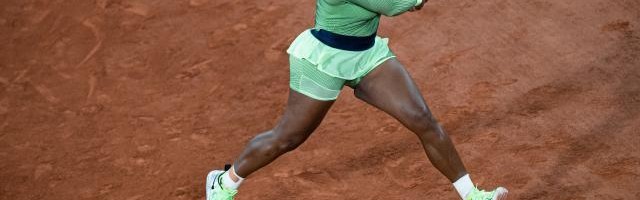 开云-法网夜场首秀小威两盘胜贝古 战靴细节“表决心”