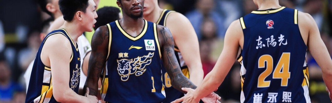 开云登录入口-破案！第3节追到差9分，杜锋却撤下萨姆纳的原因找到，奎因要背锅